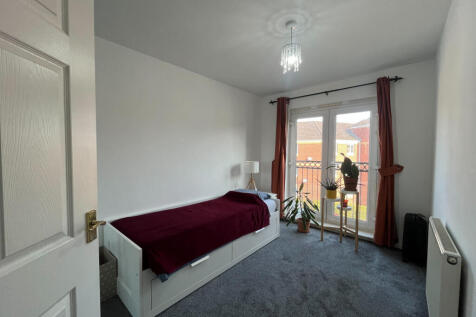 135 Signet Square, CV2 4NY 2 bed flat for sale