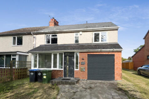 4 bedroom semi-detached house for sale