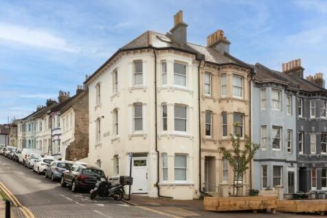 Princes Crescent, Brighton 3 bed maisonette for sale