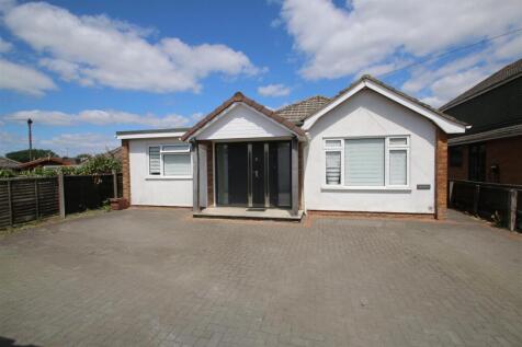 Squarey Close, Downton 3 bed detached bungalow for sale