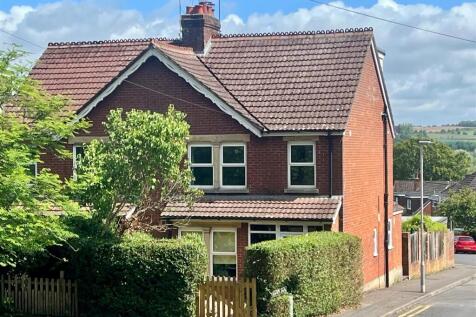 4 bedroom semi-detached house for sale