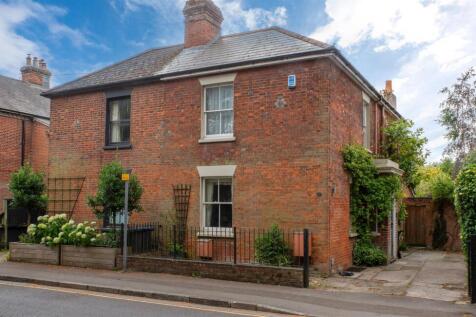 Churchfields Road, Salisbury 2 bed semi