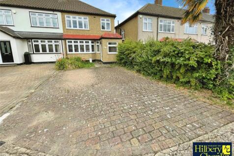 Brierley Close, Hornchurch, RM11 3 bed semi
