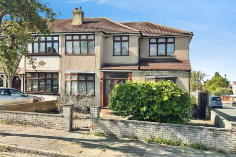 Shirley Gardens, Hornchurch, RM12 4 bed end of terrace house for sale
