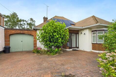 Burses Way, Hutton, Brentwood, Essex... 2 bed bungalow for sale