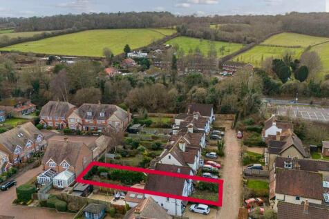 7 Twitchell Road, Great Missenden HP16 3 bed semi