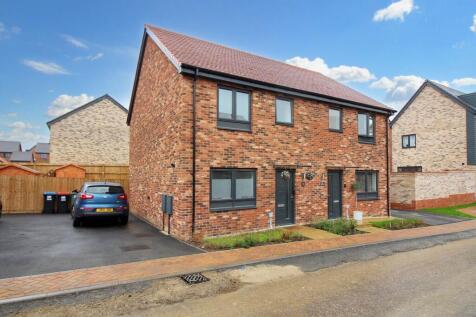 Polwarth Way, Milton Keynes 3 bed semi