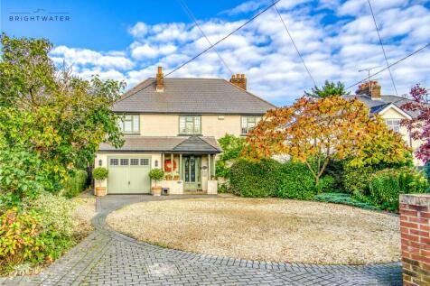 5 bedroom detached house for sale