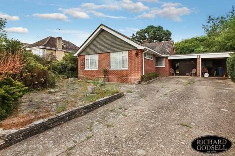 2 bedroom detached bungalow for sale