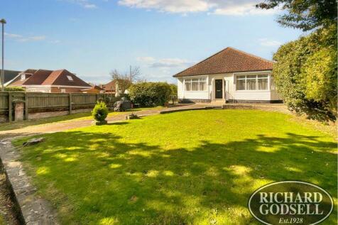 4 bedroom detached bungalow for sale