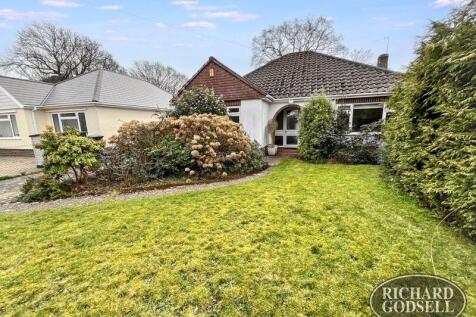 2 bedroom detached bungalow for sale