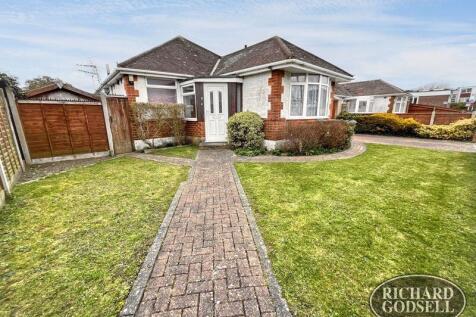 2 bedroom detached bungalow for sale