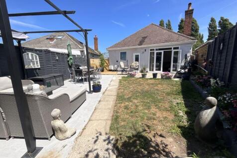 Iford Lane, Iford, Bournemouth 3 bed detached bungalow for sale
