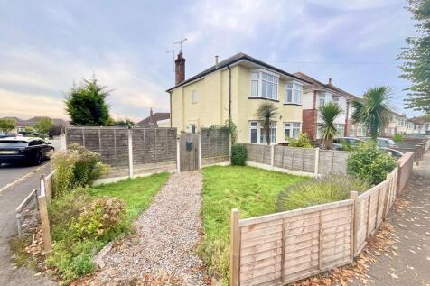 Harting Road, Iford 2 bed apartment for sale
