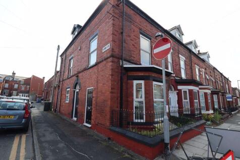 5 bedroom terraced house for sale
