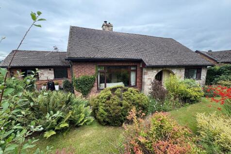 2 bedroom detached bungalow for sale