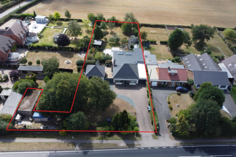 4 bedroom detached bungalow for sale