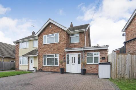 3 bedroom semi-detached house for sale