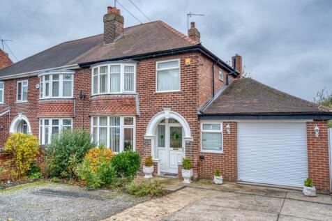 3 bedroom semi-detached house for sale