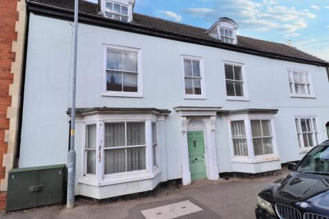 5 bedroom flat for sale