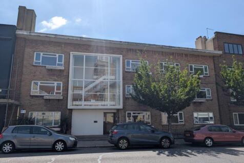 High Street, Old Portsmouth 1 bed apartment for sale
