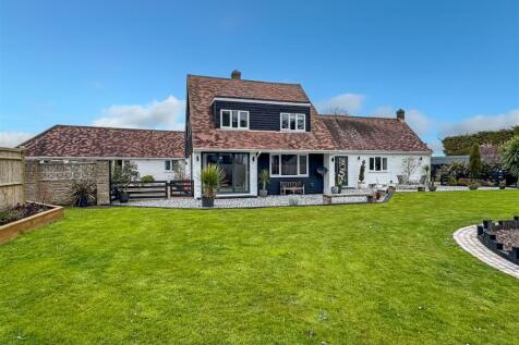 Toddington Lane, Littlehampton BN17 3 bed chalet for sale