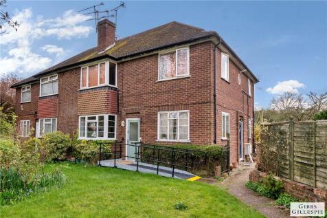 2 bedroom maisonette for sale