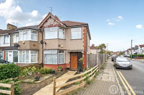 Shrewsbury Avenue, Harrow 3 bed end of terrace house for sale