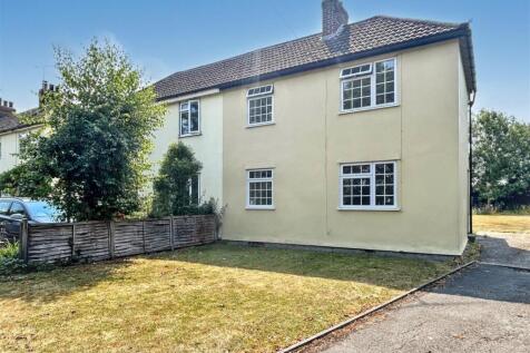 2 bedroom semi-detached house for sale