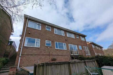 2 bedroom ground floor flat for sale