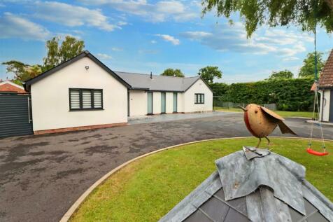 4 bedroom detached bungalow for sale