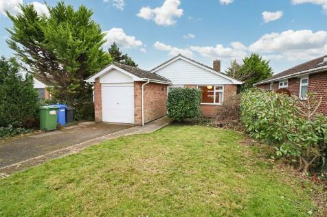 Windward Way, Lowestoft 3 bed detached bungalow for sale