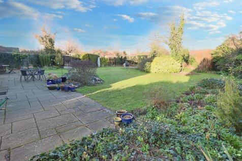 The Street, Blundeston, Lowestoft 4 bed detached house for sale