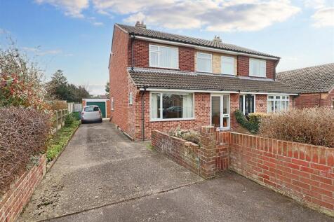 3 bedroom semi-detached house for sale
