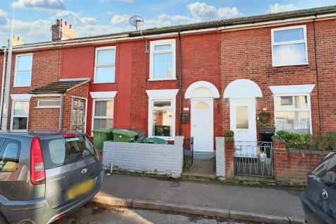Lower Cliff Road, Gorleston, Great... 2 bed terraced house for sale