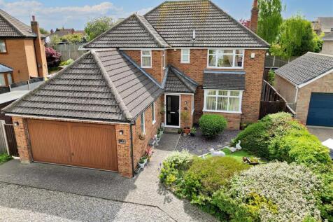 Rookery Close, Lowestoft 4 bed detached house for sale