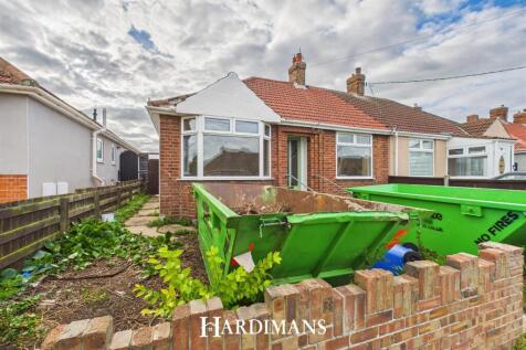 2 bedroom semi-detached bungalow for sale