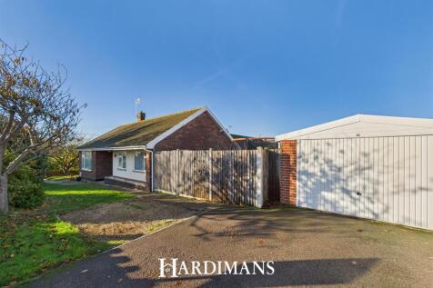 Hollingsworth Road, Lowestoft 3 bed detached bungalow for sale
