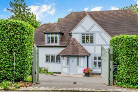 5 bedroom detached house for sale