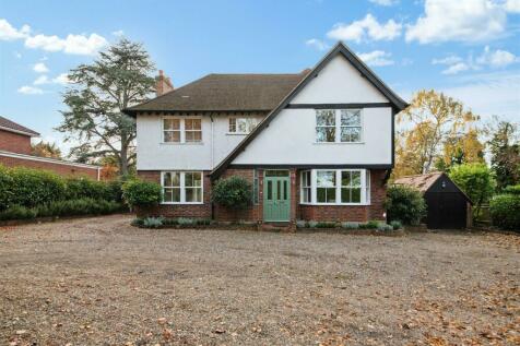 5 bedroom detached house for sale