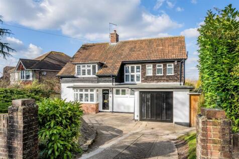 White Beam Way, Tadworth 4 bed detached house for sale