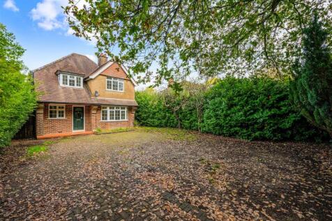 Green Lane, Lower Kingswood, Surrey 3 bed detached house for sale