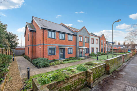 Barnaby Court, Wallingford, OX10 2 bed apartment for sale