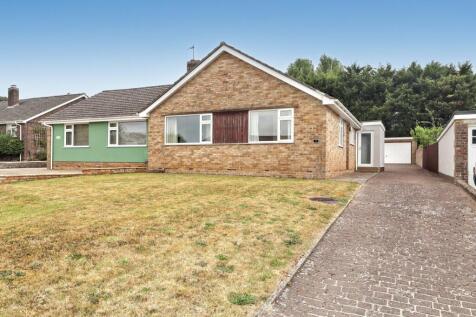 3 bedroom semi-detached bungalow for sale