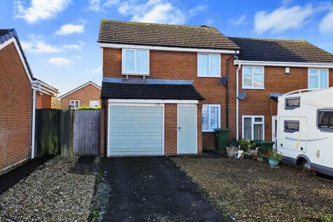 3 bedroom semi-detached house for sale