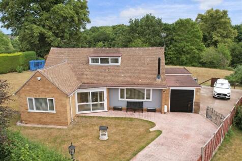 5 bedroom detached bungalow for sale