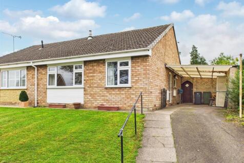 2 bedroom semi-detached bungalow for sale