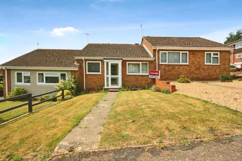 2 bedroom terraced bungalow for sale