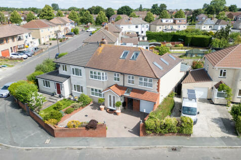 5 bedroom semi-detached house for sale