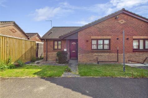 2 bedroom semi-detached bungalow for sale